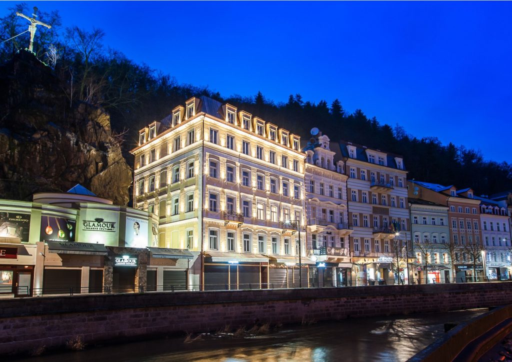 TRAIN_private_residence_karlovy_vary___czech_republic_@jiří_dymáček_2 TRAIN_private_residence_karlovy_vary___czech_republic_@jiří_dymáček_2